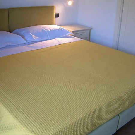 Bed & Breakfast La Gatta Sul Tetto 3*