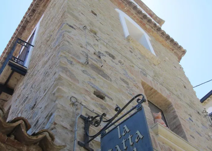 住宿加早餐酒店 La Gatta Sul Tetto 罗萨诺